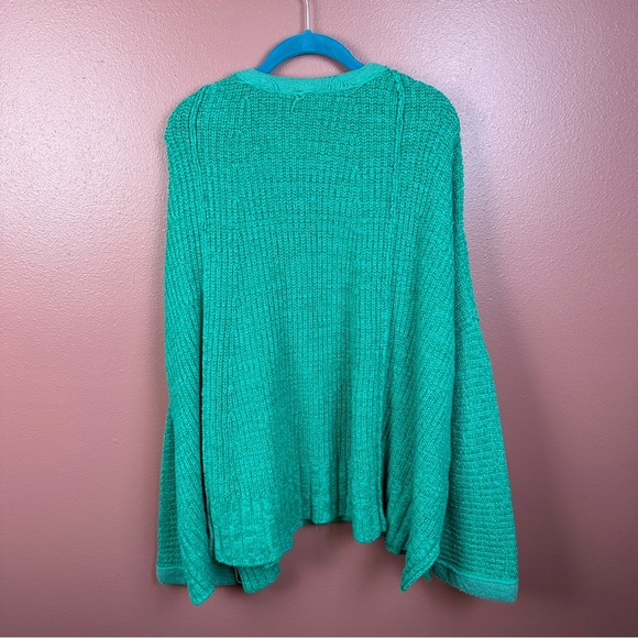 Free People oversized green knit v-neck sweater size medium/large M/L - Picture 8 of 8